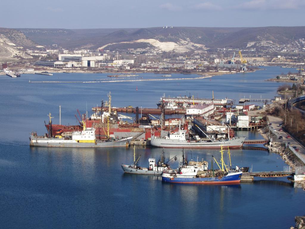 Новый год в Крыму: между традициями и морской стихией - 2